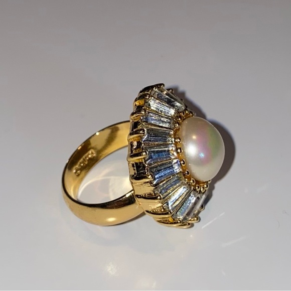 Vintage CHRISTIAN DIOR Gold Plated Faux Pearl Ring w/Crystal Rhinestone Accents - Picture 3 of 5